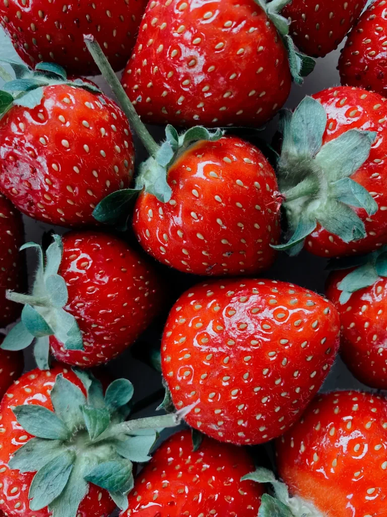 5 Top Foods You Didn't Know About And Great for Your Cat 13 Fresh strawberries — a surprising cat-safe fruit